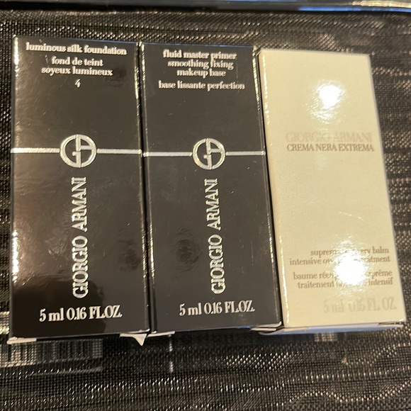 [FREE] Giorgio Armani intense velvet lip color w/ makeup case - Picture 2 of 5